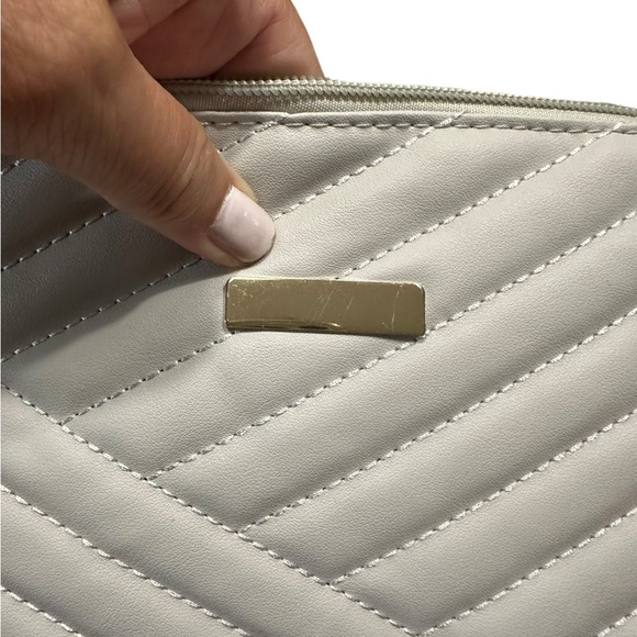 Vegan Leather Light Gray Zip Top Closure Wristlet Bag - Picture 4 of 7